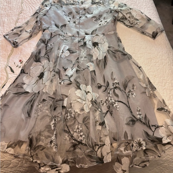 Layered gray and black dress - Picture 3 of 6